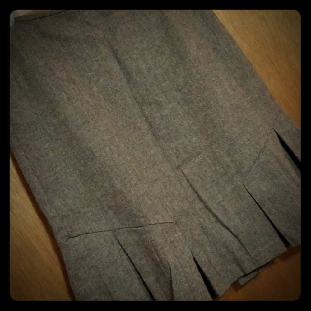 Ladies wool-blend, Tulip hem skirt